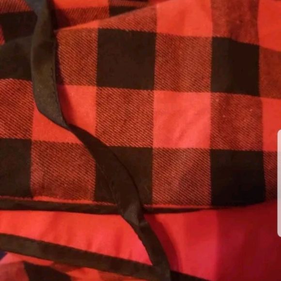 48" Buffalo Plaid Tree Skirt Red, Black, New without tags, Tie Closure - Picture 5 of 8